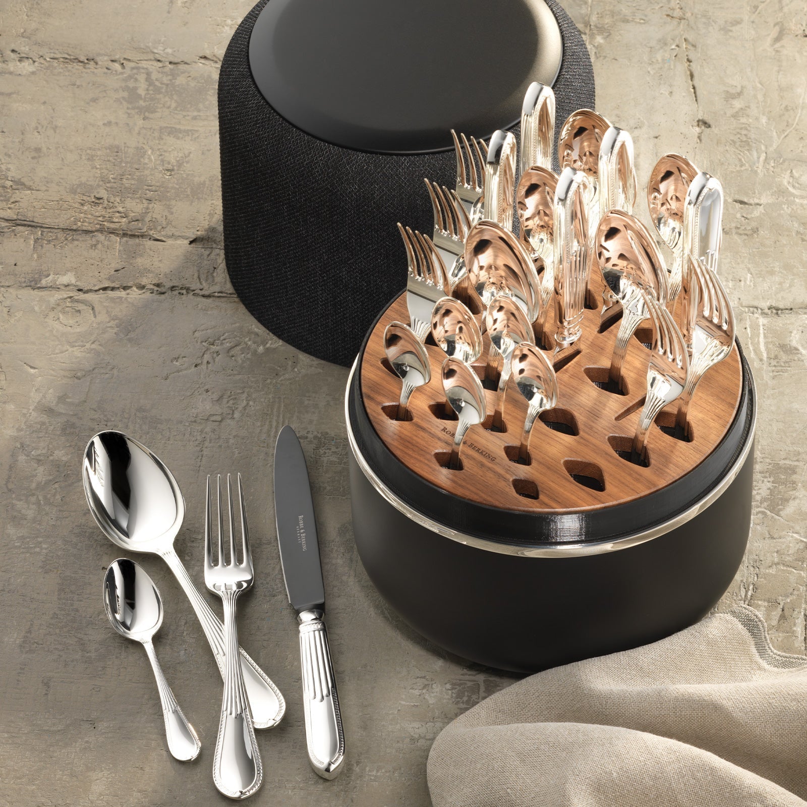 Belvedere 150 THE BOX 24 pcs. Frozen Black Edition ROBBE & BERKING