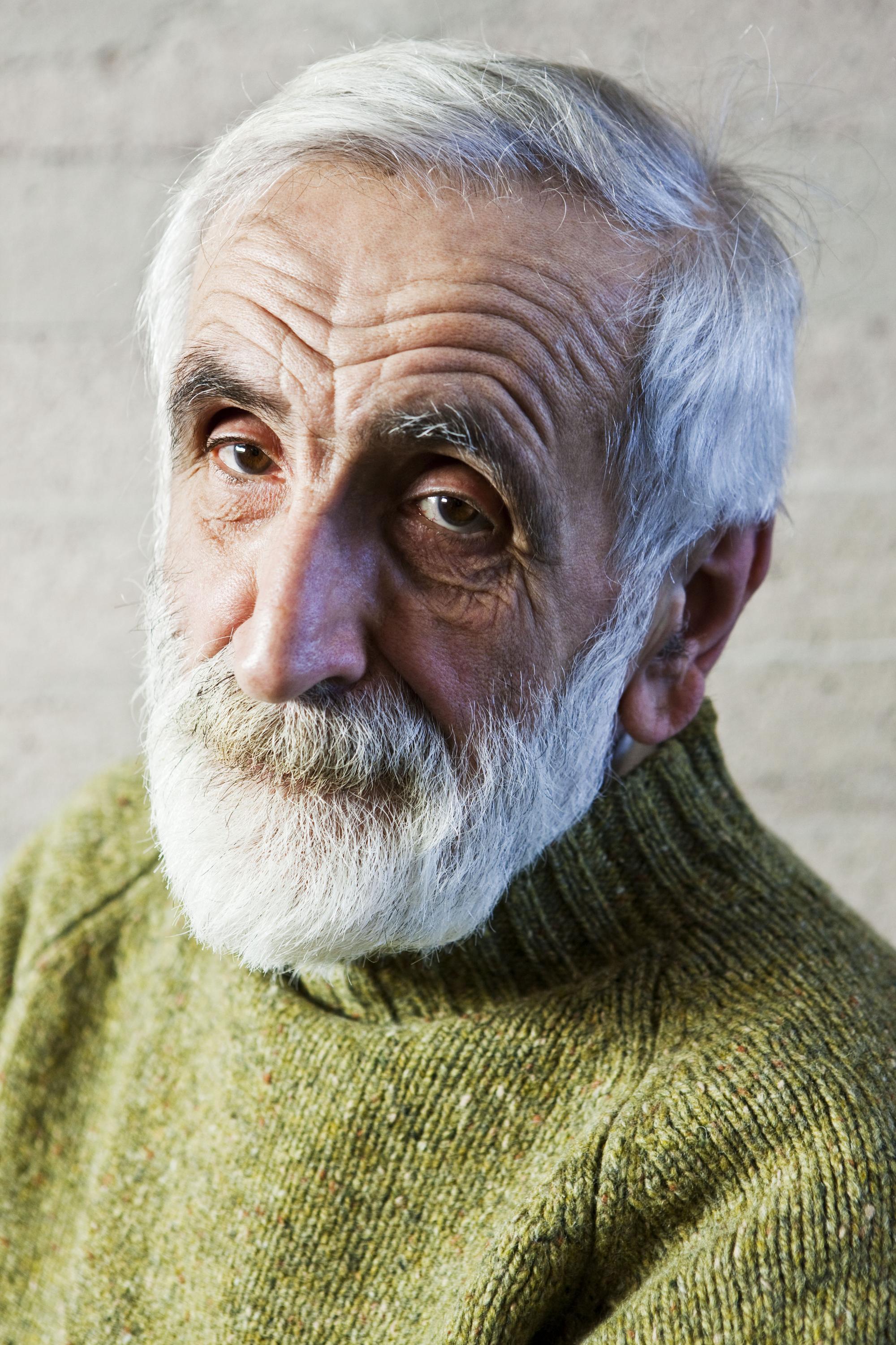 KPM Berlin rend hommage à Enzo Mari – Objets de design classiques et vases